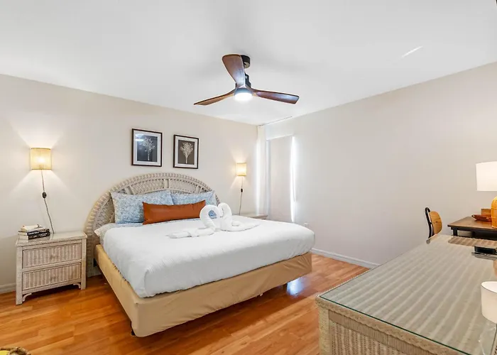 Apartment Seaside Serenity: Your Perfect Escape! *
