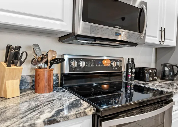 Seaside Serenity: Your Perfect Escape! Apartment *