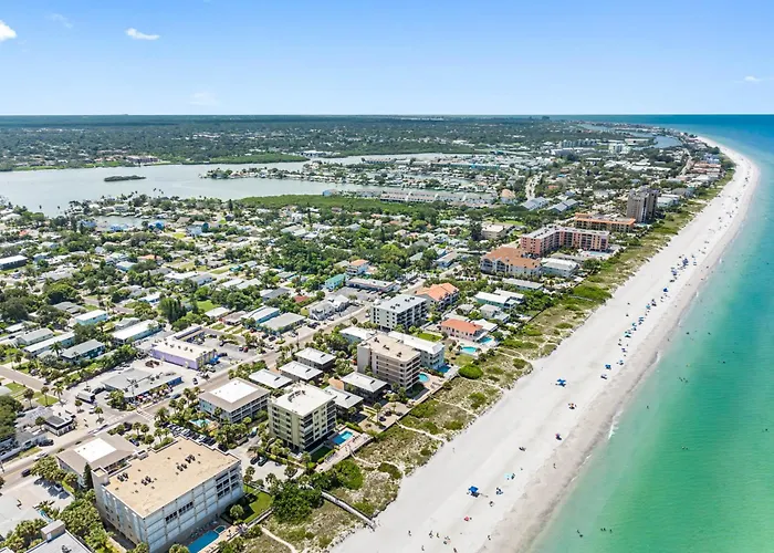 Apartment Seaside Serenity: Your Perfect Escape! Clearwater Beach