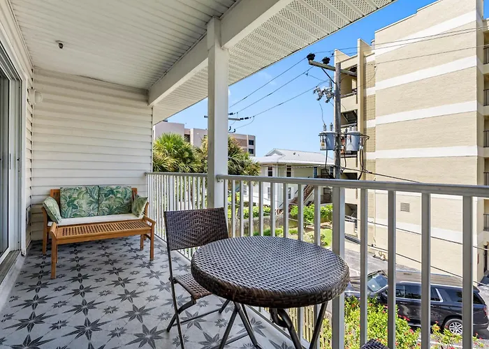 Seaside Serenity: Your Perfect Escape! Apartment