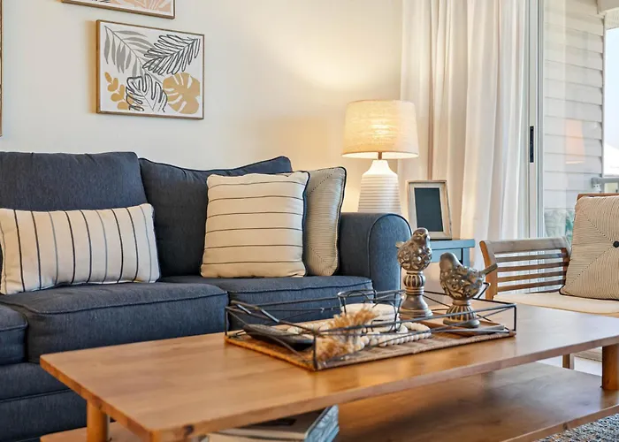 Seaside Serenity: Your Perfect Escape! Apartment *