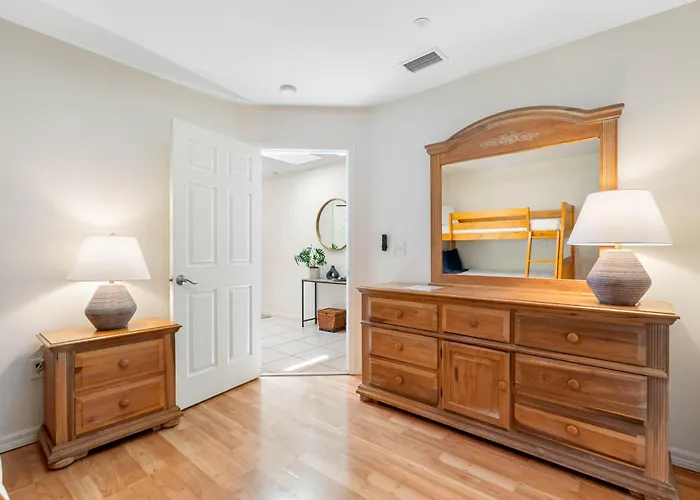 Seaside Serenity: Your Perfect Escape! *