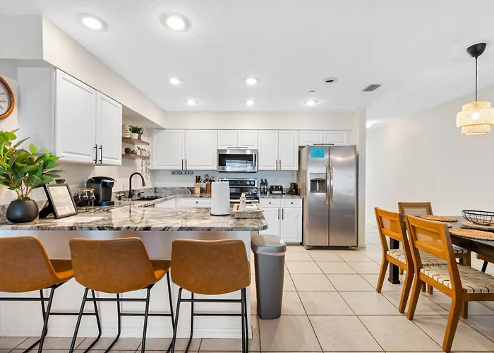 Seaside Serenity: Your Perfect Escape! * Clearwater Beach
