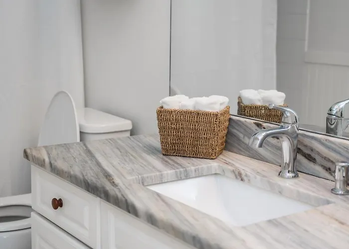 Seaside Serenity: Your Perfect Escape! * Clearwater Beach