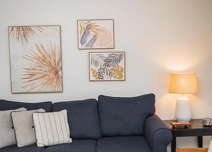 Seaside Serenity: Your Perfect Escape! Apartment *