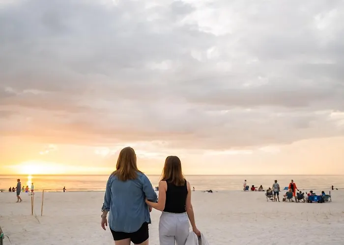 Apartment Seaside Serenity: Your Perfect Escape! Clearwater Beach